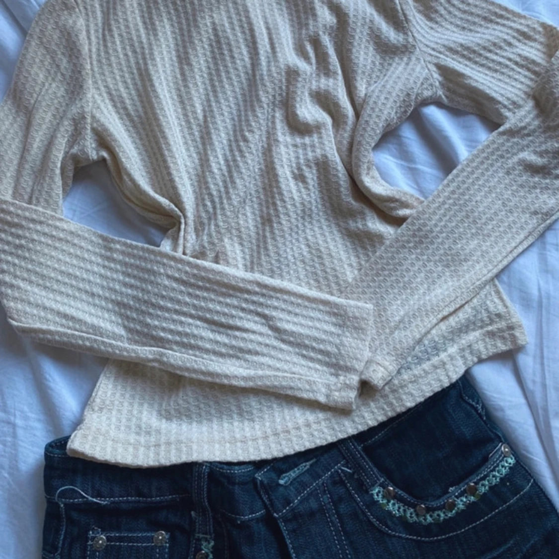 Beige långärmad ribbad tröja strl S - 2