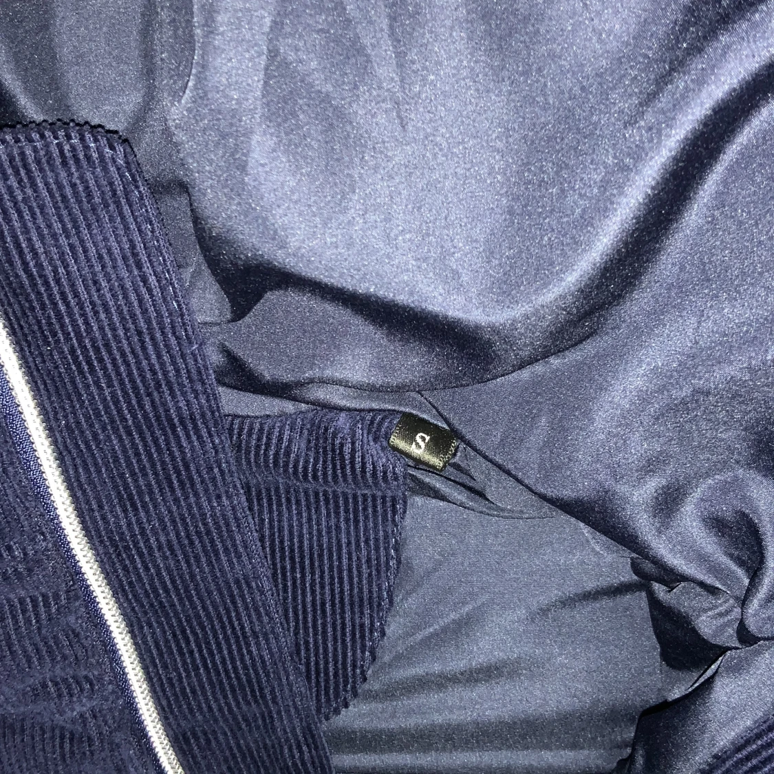 Mörkblå dunväst från Vendiera - 3