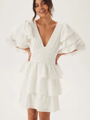 Vit vollang klänning SÖKER! - Söker denna klänning då den är helt slut såld på bubbelroom. Storlek M-L. Om ni säljer en eller känner nån som gör, skriv gärna till mig.