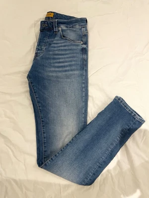 Jack and Jones jeans  - Säljer ett par feta Jack and Jones jean i fint skick!🙌Pris: 199:-//går att pruta vid smidig affär. Storlek: W29, L32. Tack//Milo. 