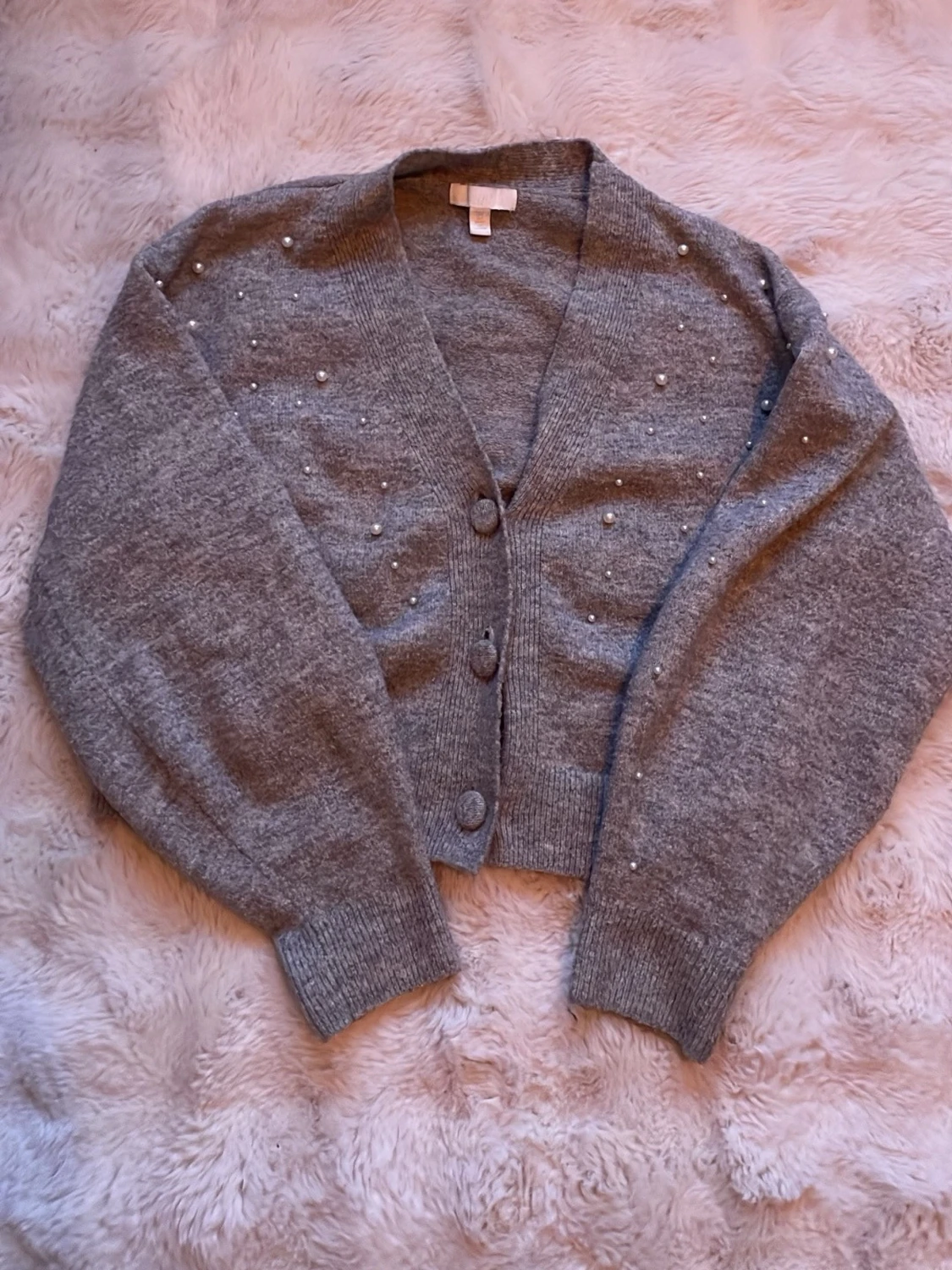 Grå kofta med pärlor - 2