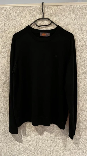 Morris Merinoull  - Hej, säljer denna jättefina merinoull tröjan från Morris i storlek S och i svart färg. Jättesnygg som passar perfekt till allt. Skriv gärna vid intresse! Inga defekter.