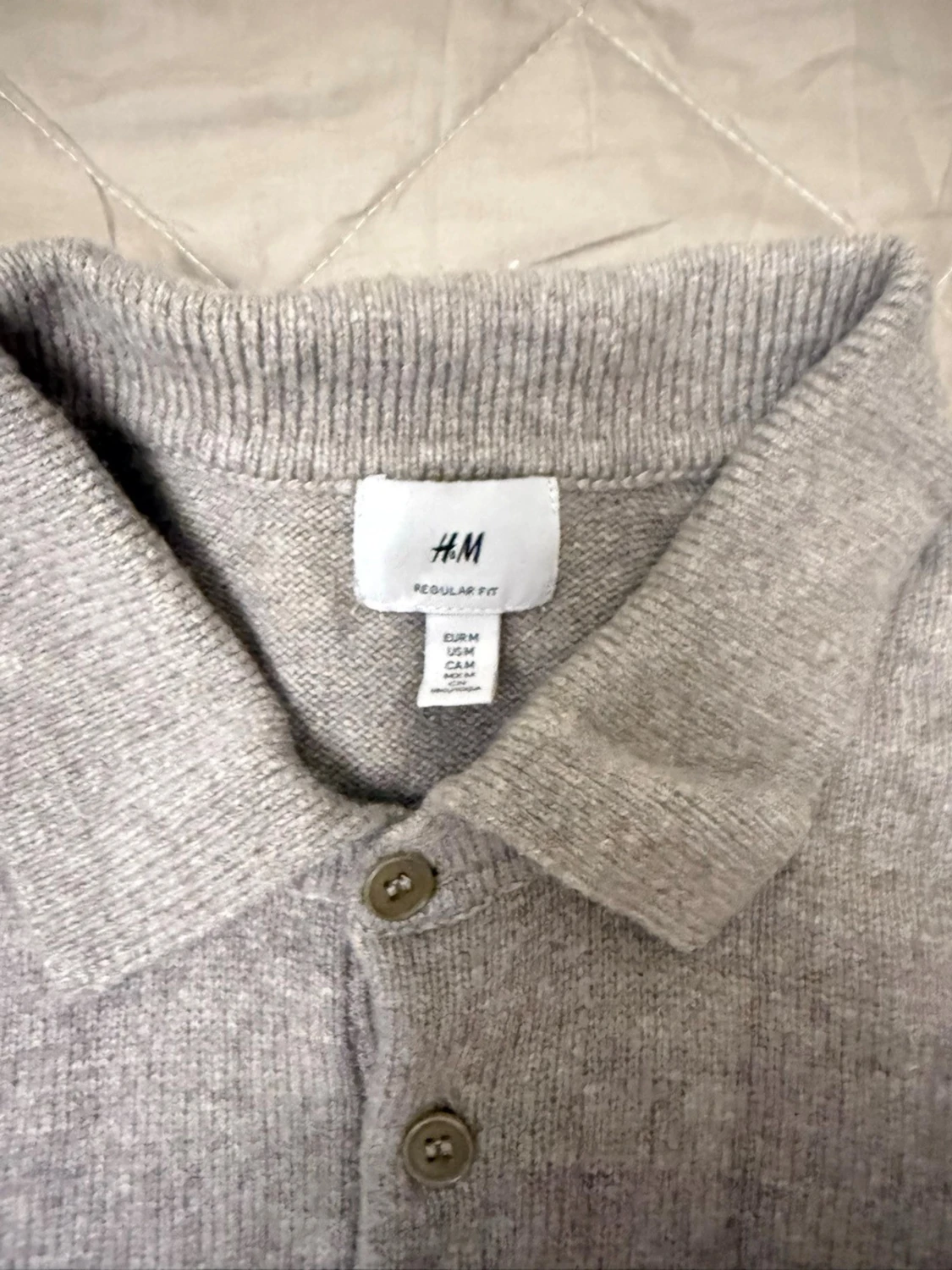 Beige stickad tröja från H&M - 1