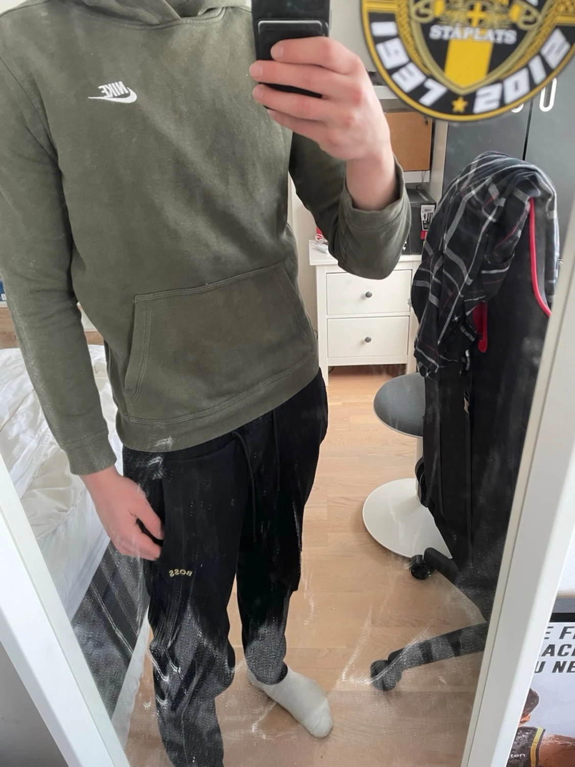 Olivgrön Nike hoodie med huva - 1