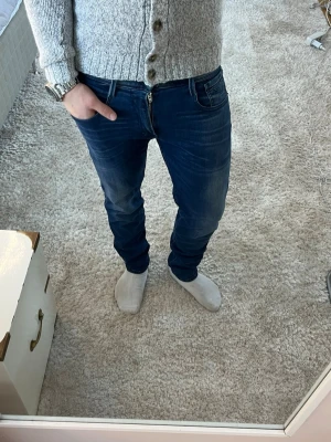 Replay anbass jeans  - Replay Jeans | skick 9/10 | Storlek 31/32 | Pris - 499kr | Modellen är ca 179cm lång | Hör av dig vid minsta fråga eller fundering!!