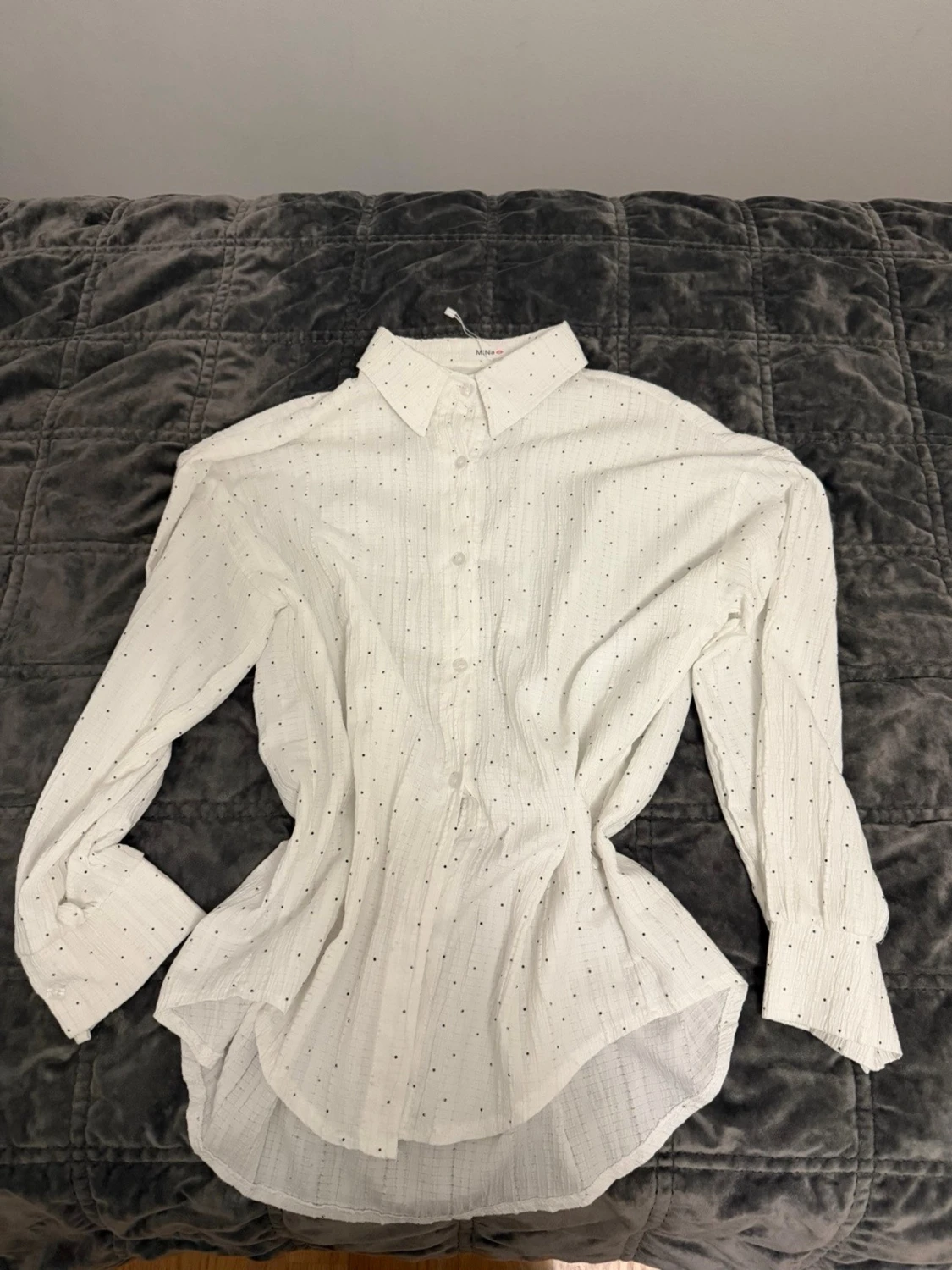 Vit prickig skjorta från MiNa