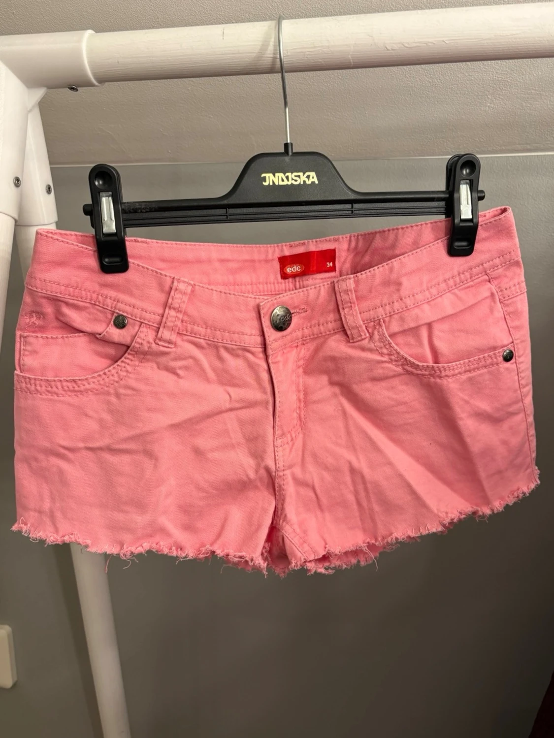 Rosa jeansshorts 