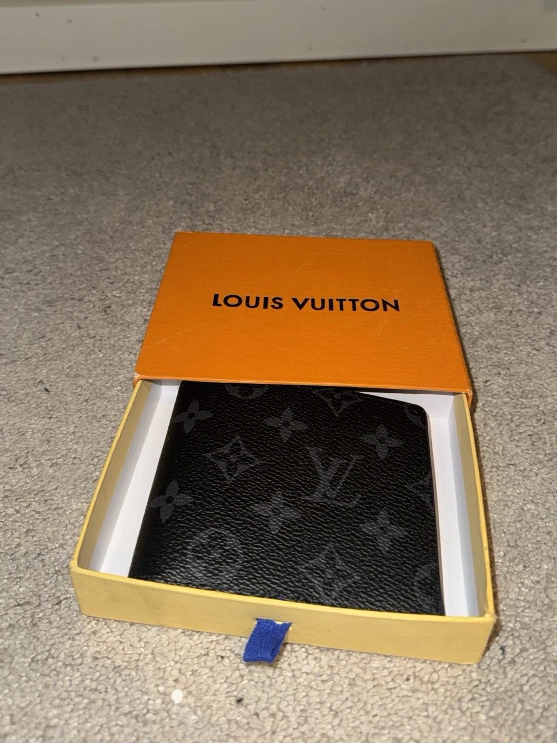 Stilren svart plånbok i monogrammönster - 3