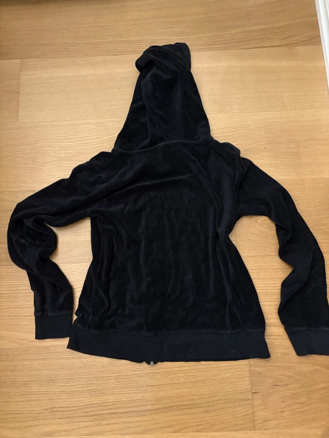 Svart velour hoodie från Cubus, stl M - 1