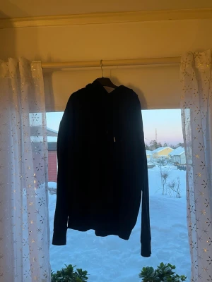 Black hoodie - A black hoodie perfect for folder days! I have used this one a lot but its still very nice. I have cut of the patch tho!