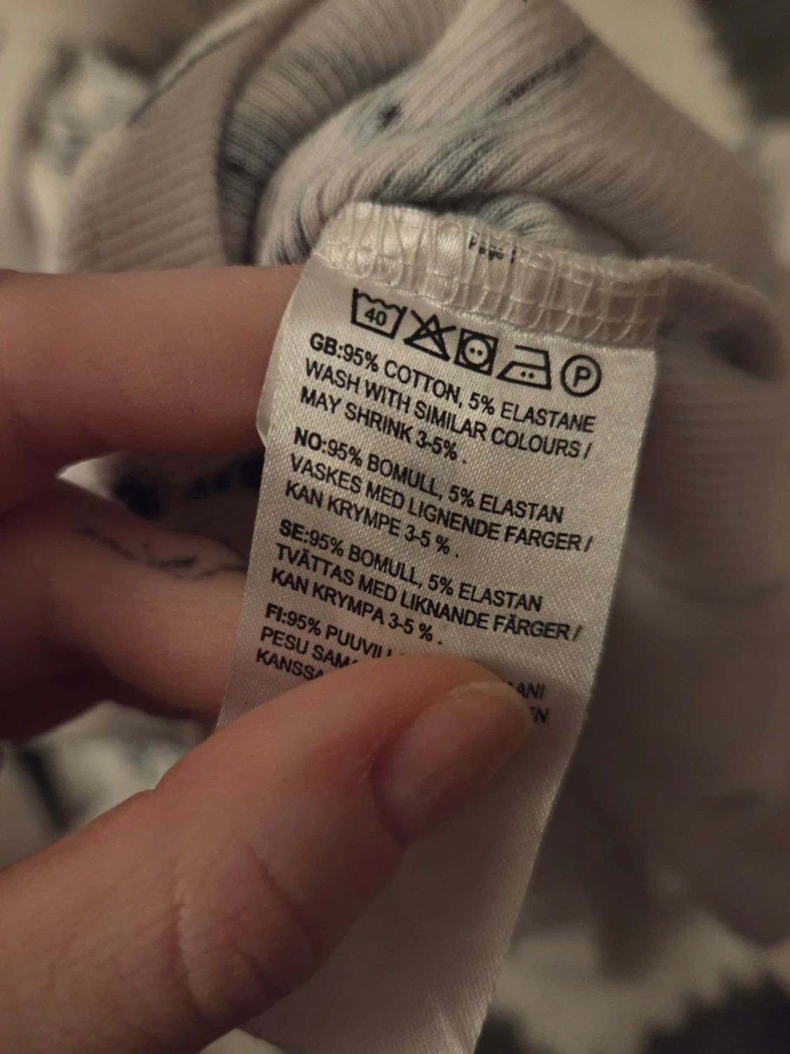 Finns en i hela världen polotopp  - 2