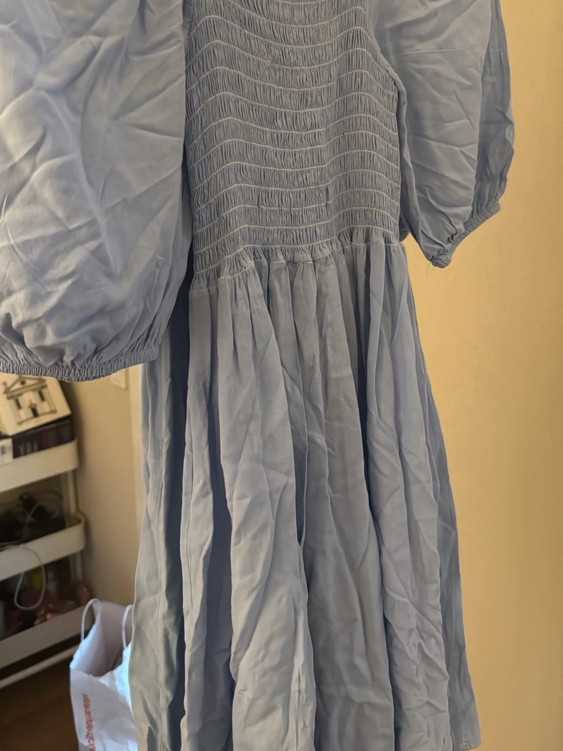 Ljusblå kort klänning med puffärm - 1