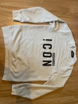 Dsquared2 tröja  - Vit dsquared2 icon tröja, storlek m