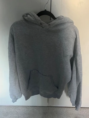 Hoodie - Hoodie från bikbok utan snören😊