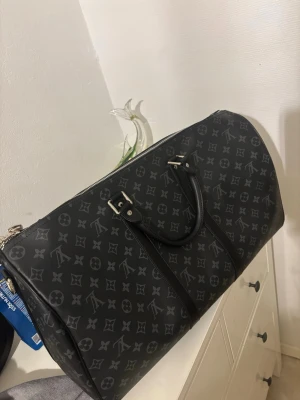 duffel bag med svart mönster - Ny oanvänd snygg