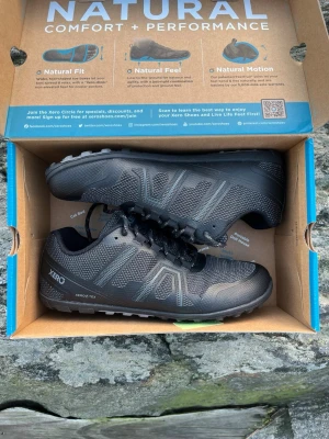 Xero shoes mesa trail wp - Säljer ett par Xero shoes mesa trail wp. Vattentäta och lightweight. Endast använda ett få par gånger. Nypris: 1500kr. Mitt pris 600kr.