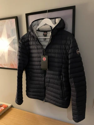 Colmar Jacka - Säljer en Colmar jacka i storlek 48 som motsvarar storlek S. Den är endast använd ett fåtal gånger och i nyskick! 