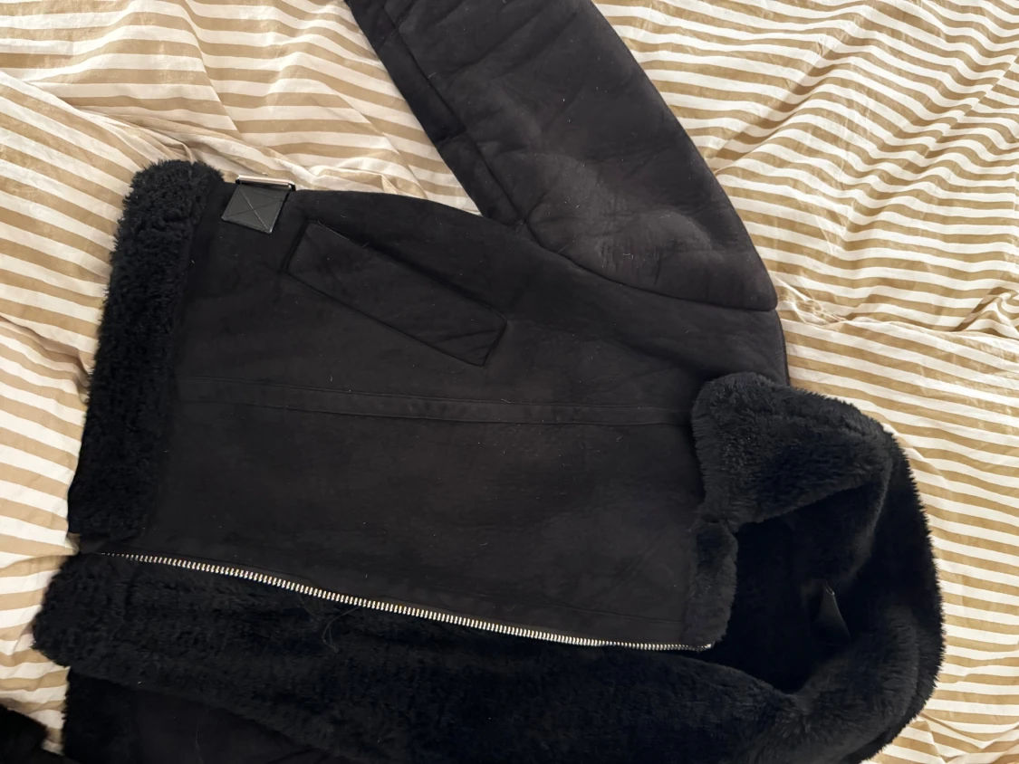 Svart pälsjacka - 4