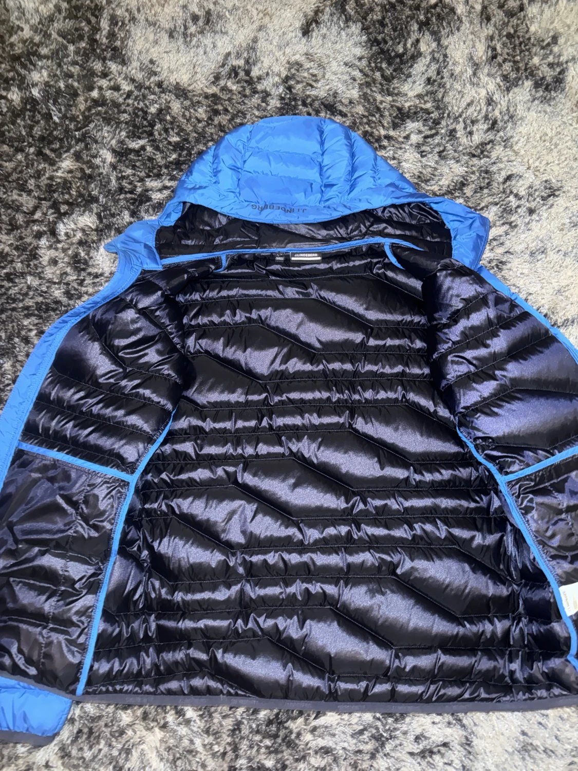 Blå dunjacka från J.Lindeberg - 4