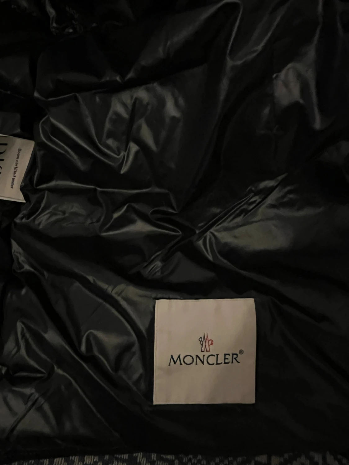 Svart dunväst från Moncler - 3