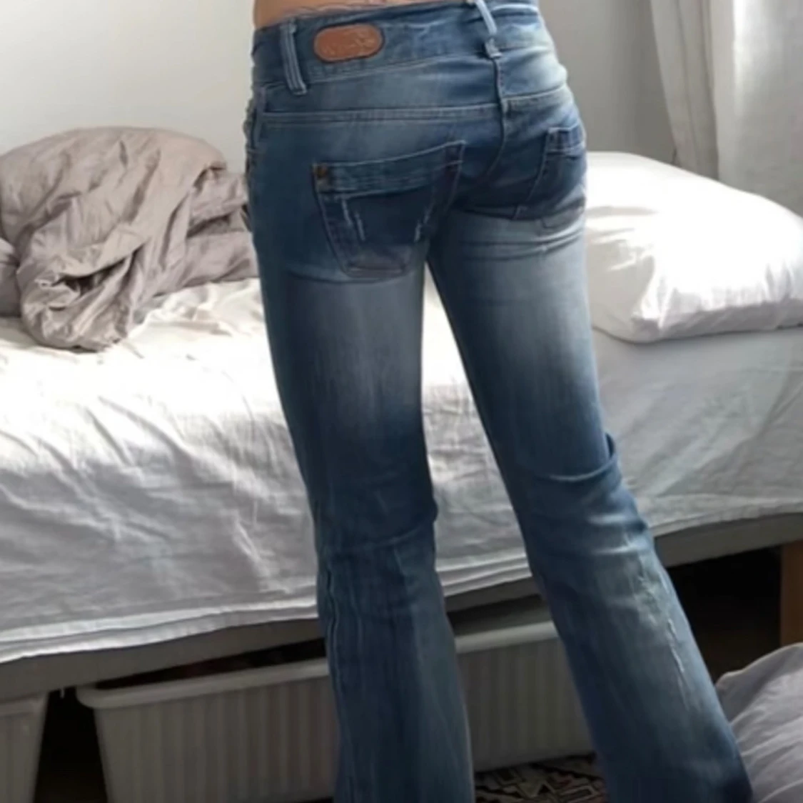 Blå bootcut jeans från Replay - 1