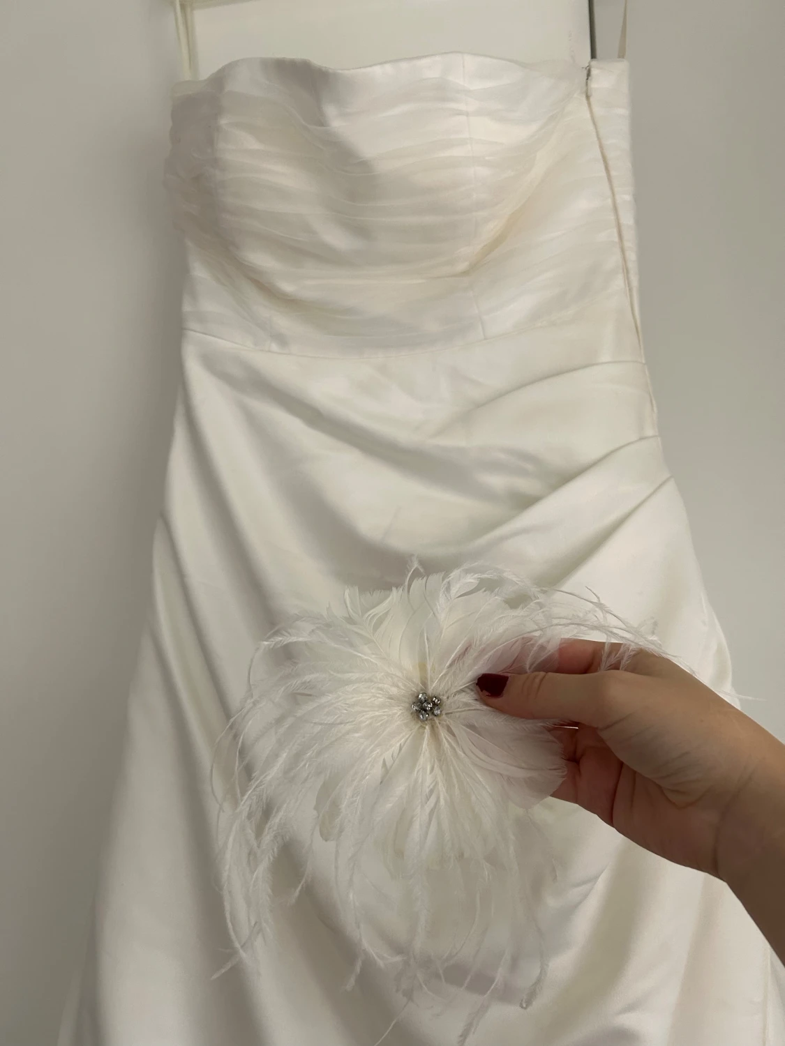 Vit axelbandslös bröllopsklänning  - 2