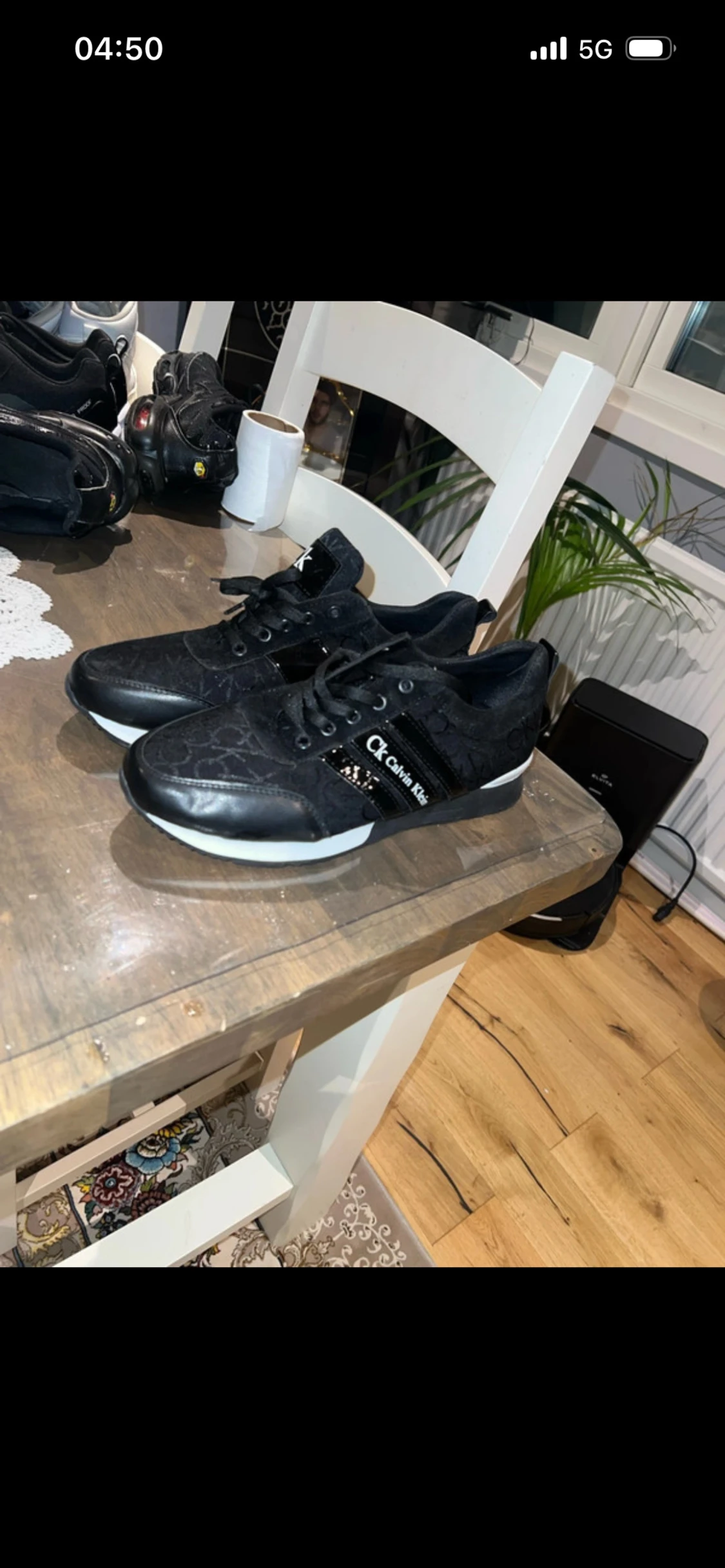 Svarta Calvin Klein sneakers med logga