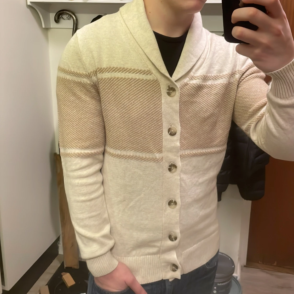 Beige stickad cardigan