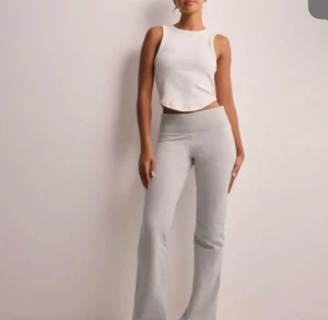 Lågmidjade mjukis byxor  - Använda men i bra skick! För små för mig, storlek xxs ☺️