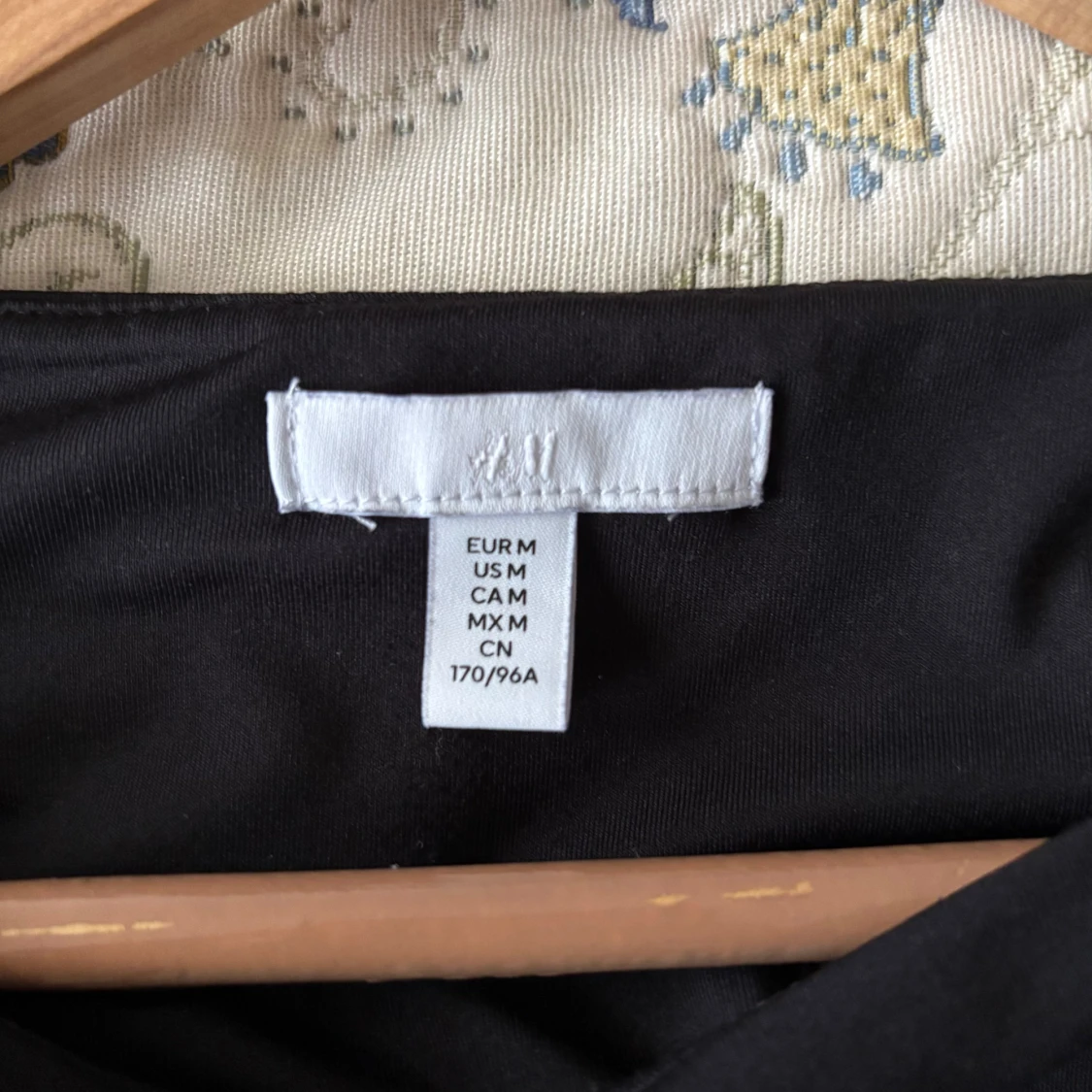 Svart långärmad bodysuit från H&M - 2