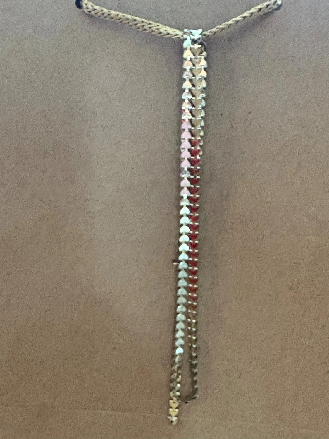 Guldigt halsband med hjärtan - 1