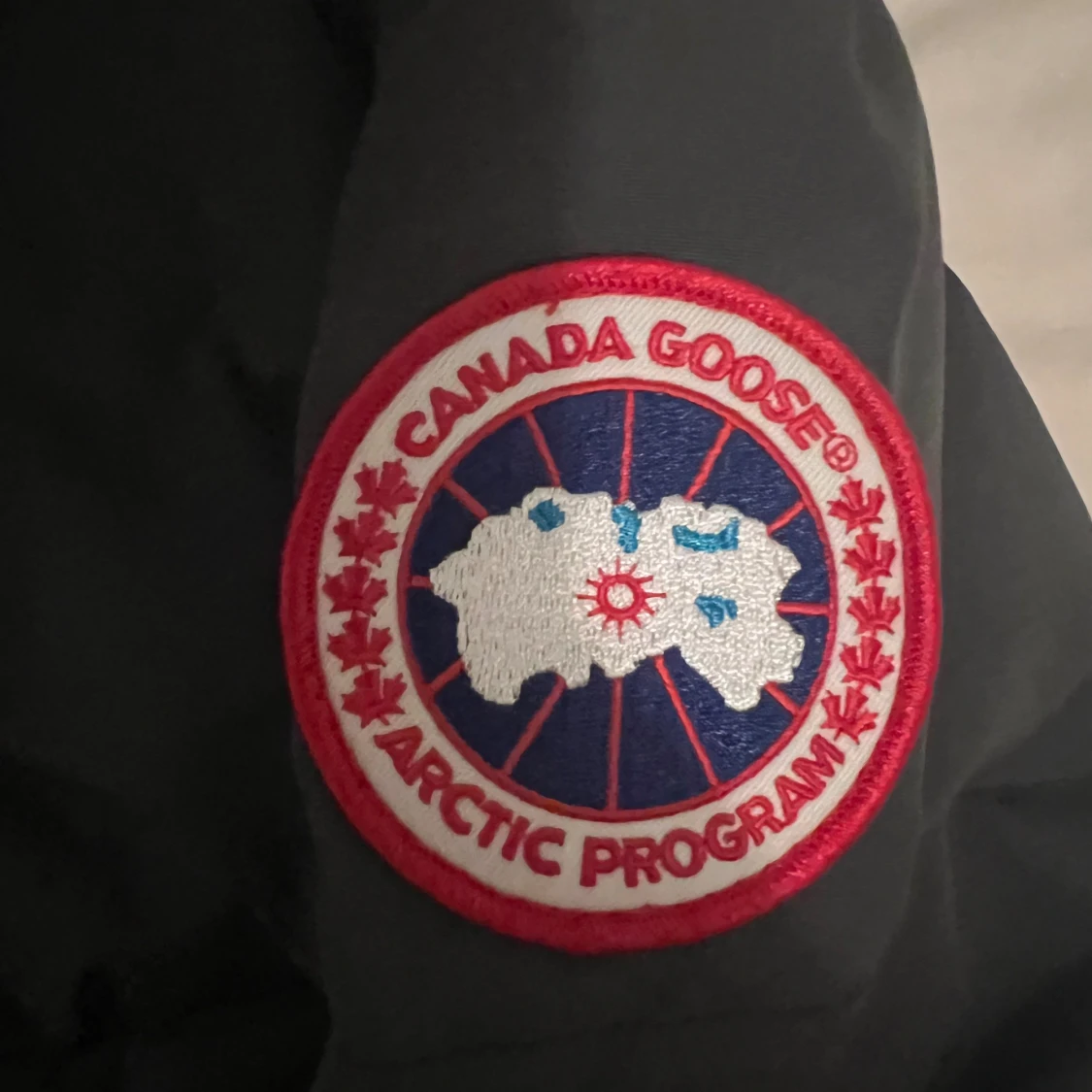 Mörkgrå dunjacka från Canada Goose - 3