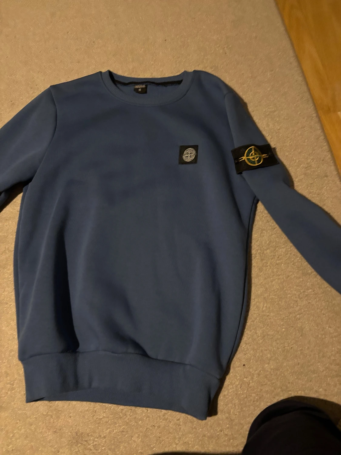 Blå Stone Island sweatshirt