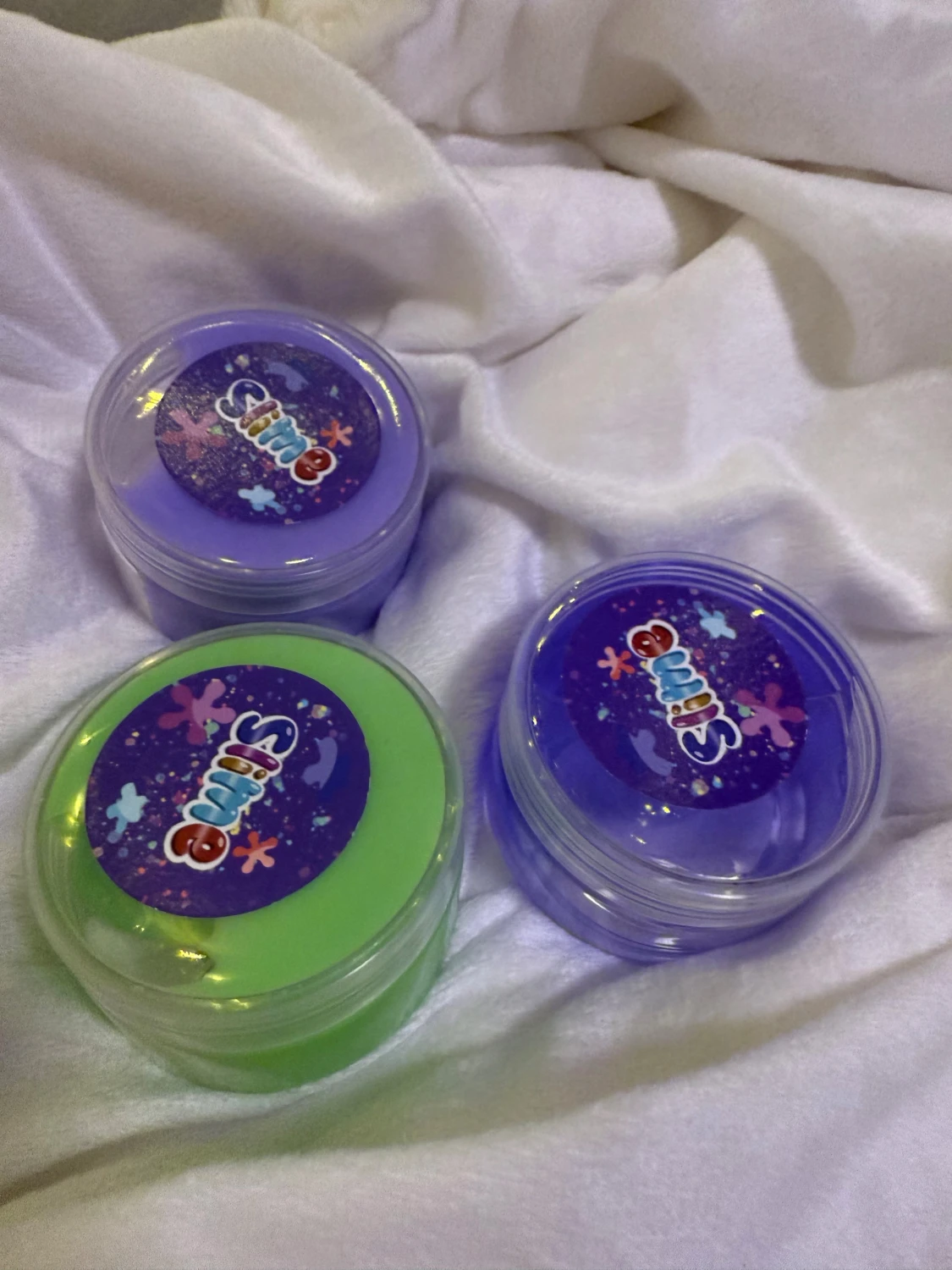 Slime i burk lila och grön