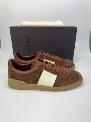 Valentino skor(nya) - BLACK FRIDAY REA!! Valentino skor. Hör av dig vid frågor