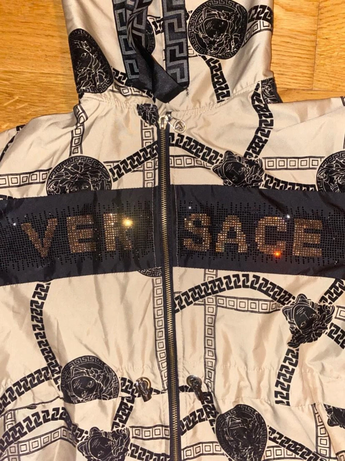 Beige Versace vindjacka  - 2