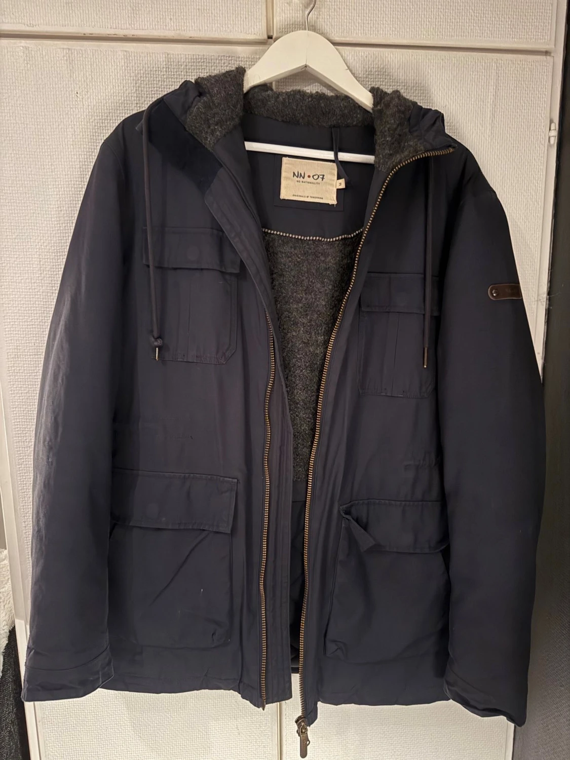 Mörkblå parkajacka från NN07