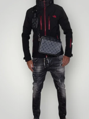 Northface jacka strl S  - Helt ny. Fin replika med hög kvalitet. Modellen är 175cm lång och bär storlek S på bilderna. Pris: 1399kr. Först till kvarn som gäller. Skickas inom 24h