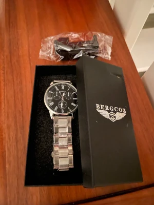 Bergcoz klocka - Helt ny utan prislapp. Plasten runt om sitter fortfarande på den och den är inte använd.