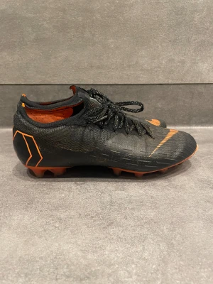 Nike mercurial - Nike mercurial i as bra skick en riktig klassiker skriv vid frågor.