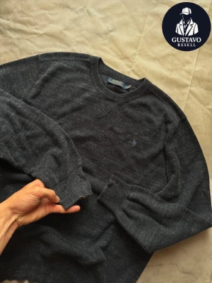 Ralph Lauren tröja  - Tja. Säljer denna Ralph Lauren tröja i nyskick, inga defekter. Storlek M. Tveka inte på att ställa frågor! 🙌