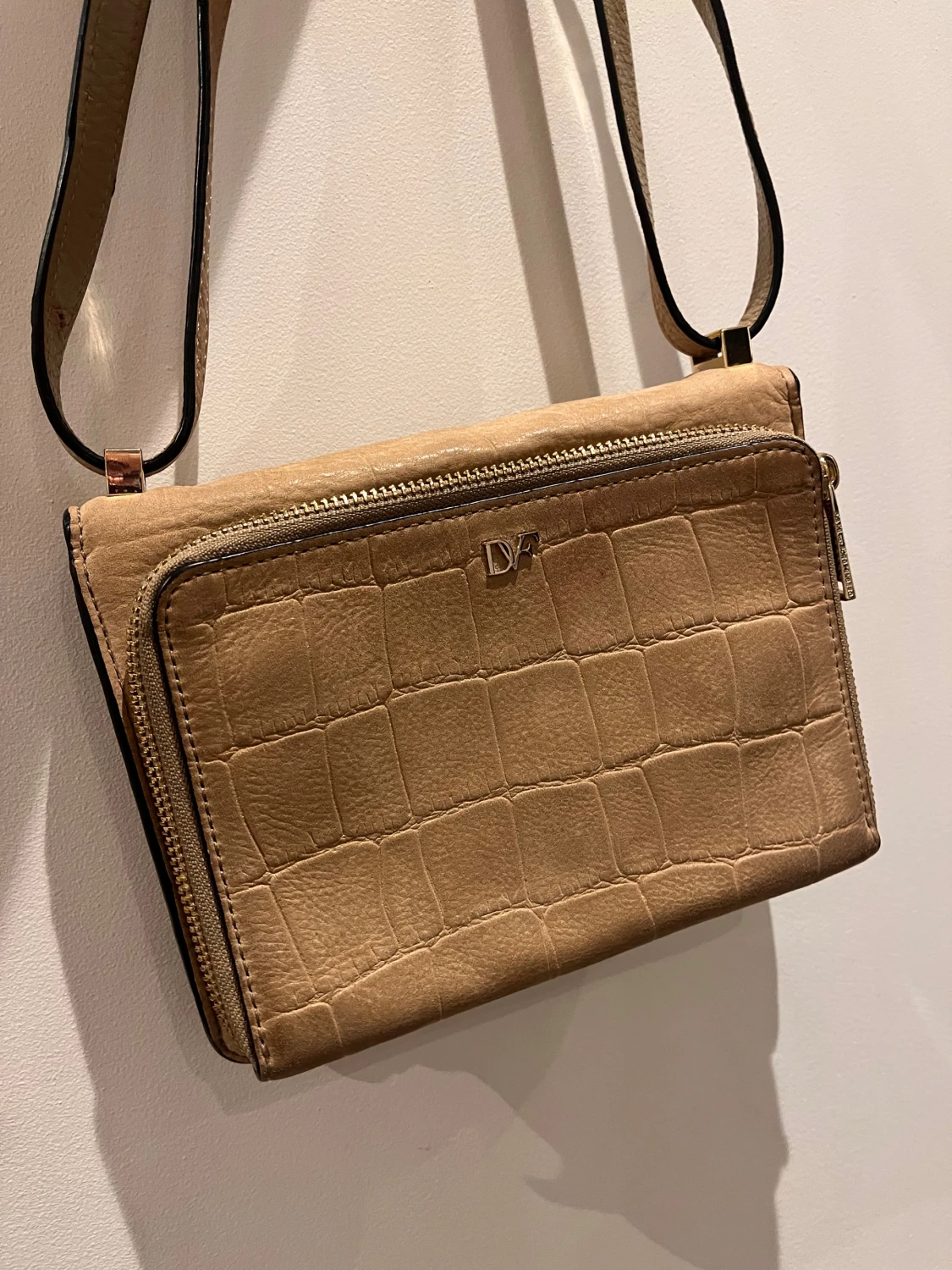 Beige axelväska från Diane von Furstenberg - 1