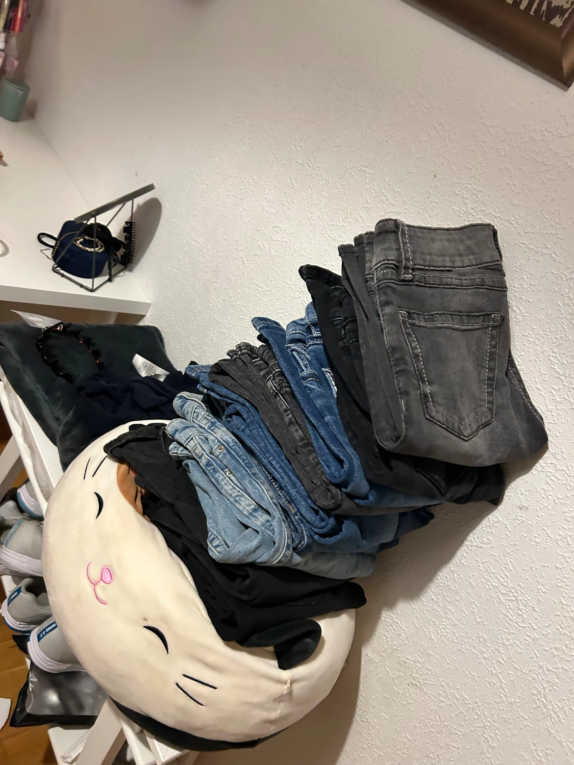 Ingen väst synlig på bilderna