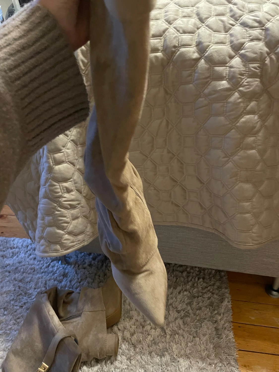 Beige mockastövlar med spetsig tå - 2