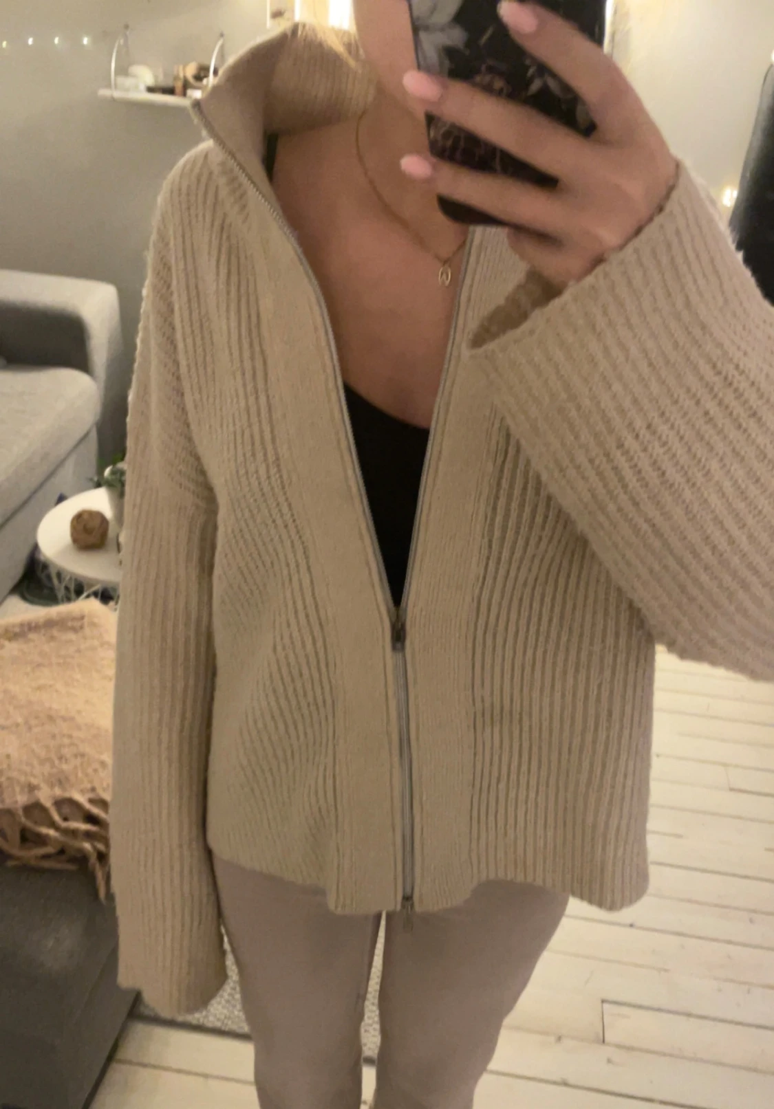 Beige stickad kofta med dragkedja 157