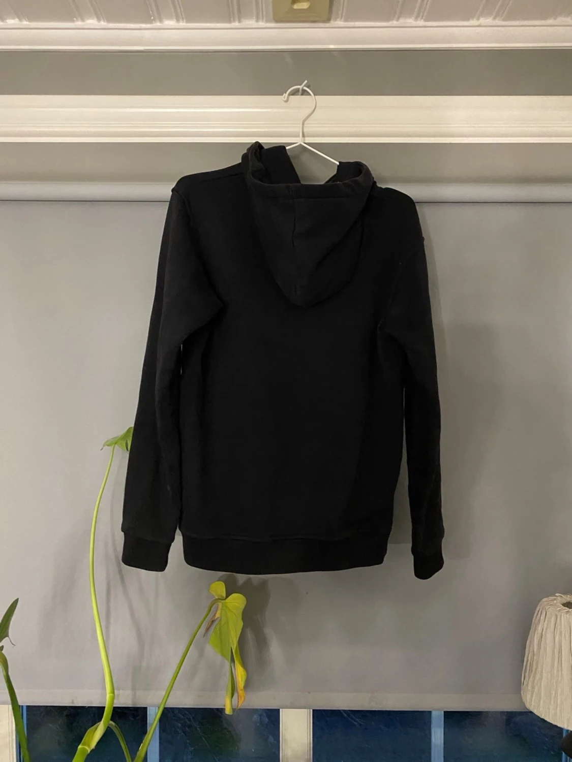 Svart Burrbery tröja mycket bra skick storlek 14-15 S - 1