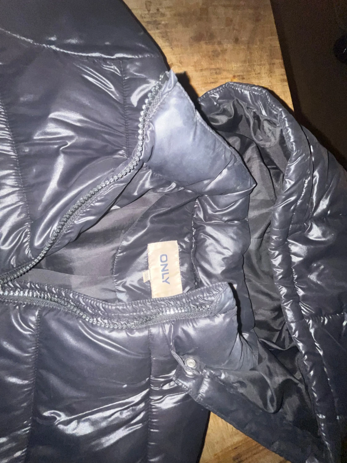 Svart vinterjacka  från ONLY med huva - 1