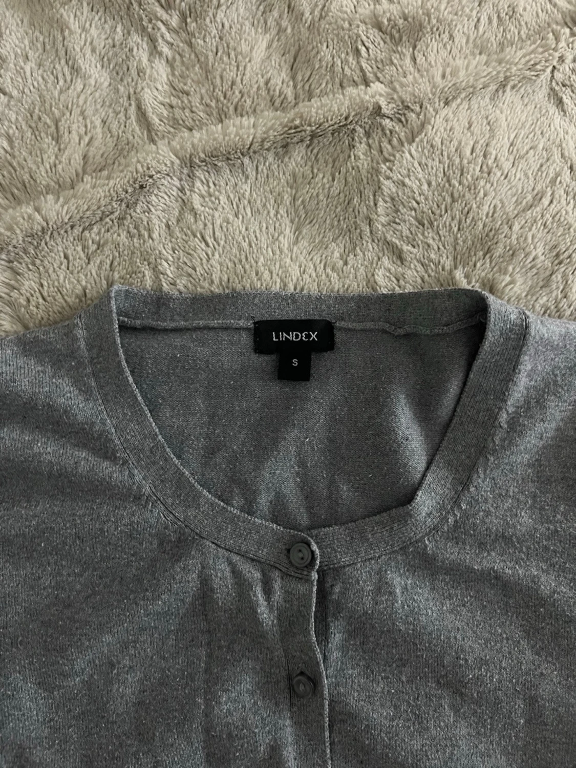 Grå kofta från Lindex  - 2