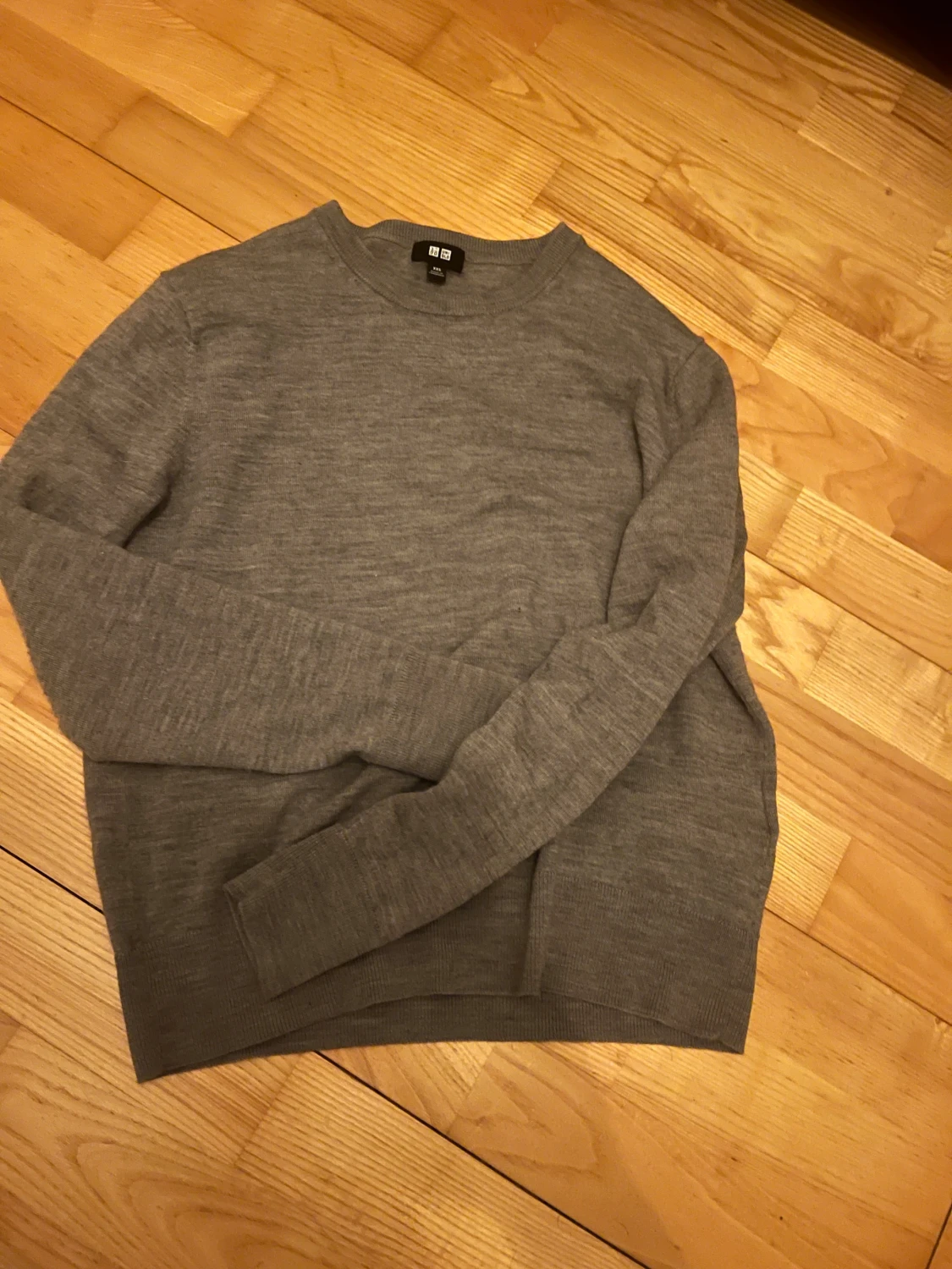 Grå stickad tröja från Uniqlo XXS