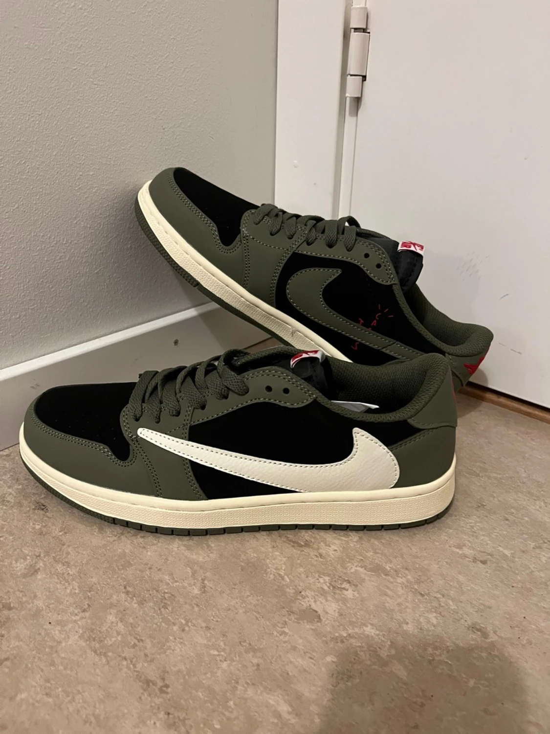 Nike Air Jordan 1 Low Travis Scott Olive